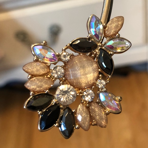 Unique gold and embellished choker - Picture 2 of 7